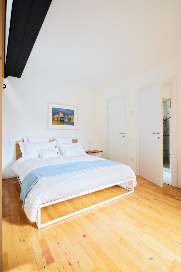 Italian Design Small Attic โบโลญญา ภายนอก รูปภาพ