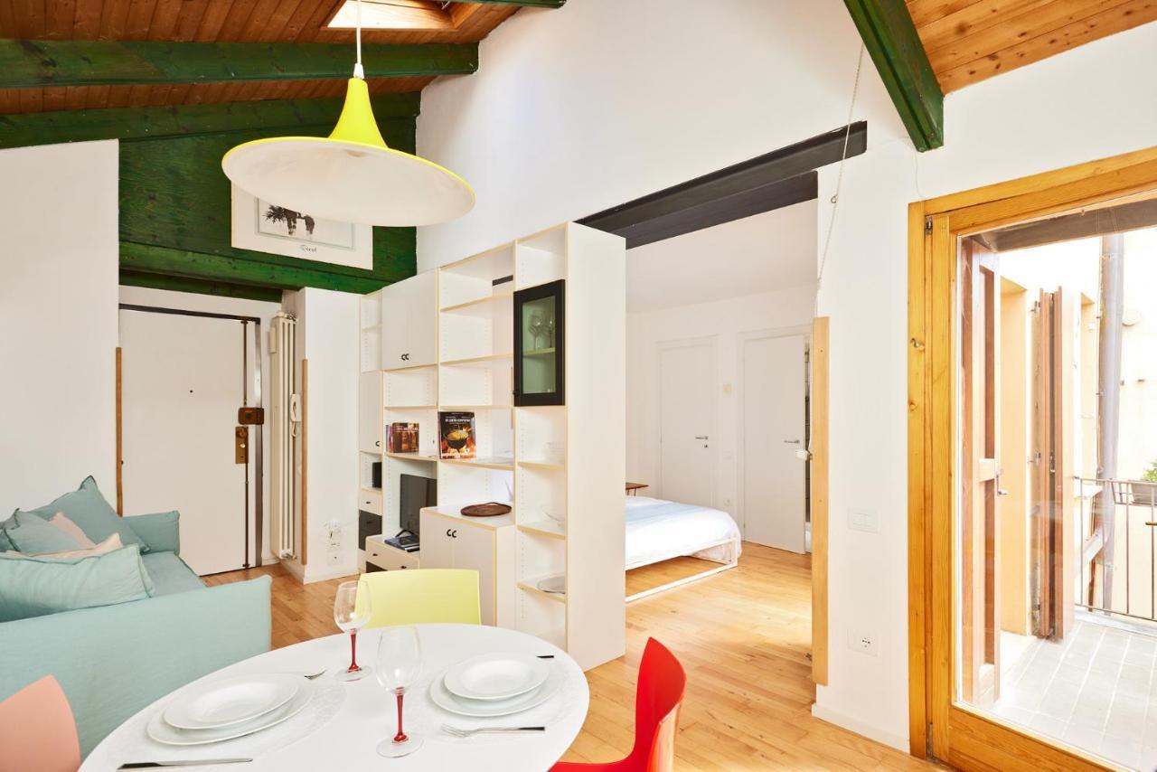 Italian Design Small Attic โบโลญญา ภายนอก รูปภาพ