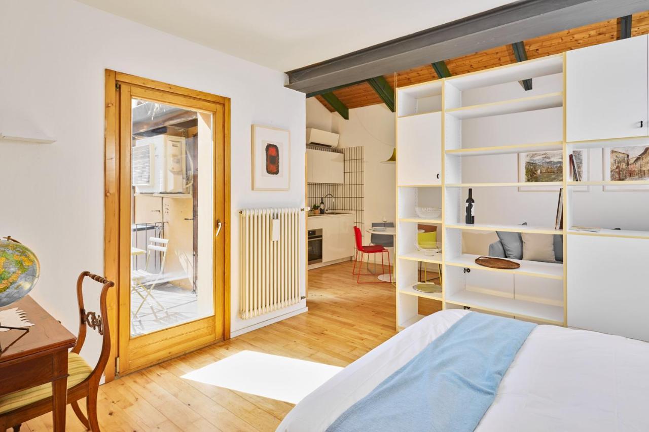 Italian Design Small Attic โบโลญญา ภายนอก รูปภาพ
