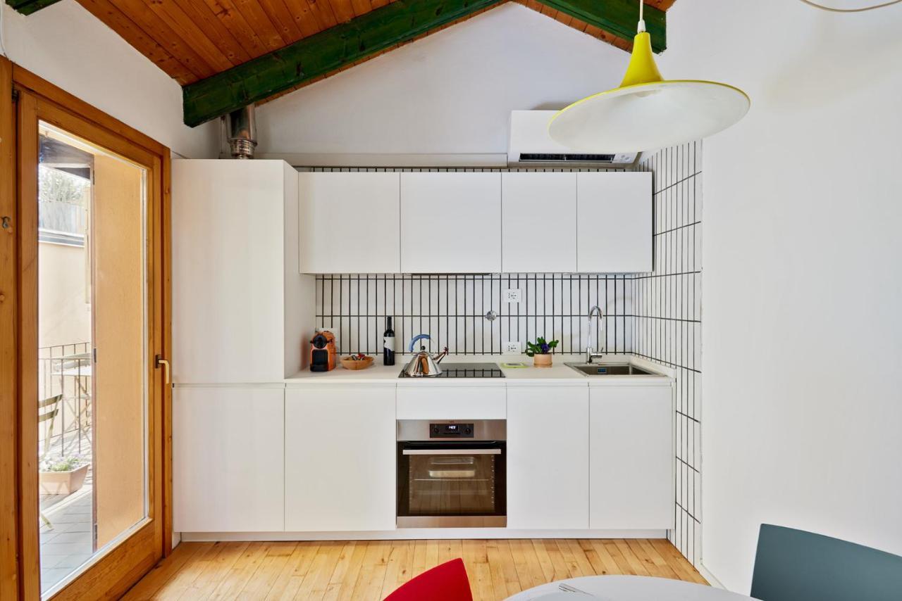 Italian Design Small Attic โบโลญญา ภายนอก รูปภาพ