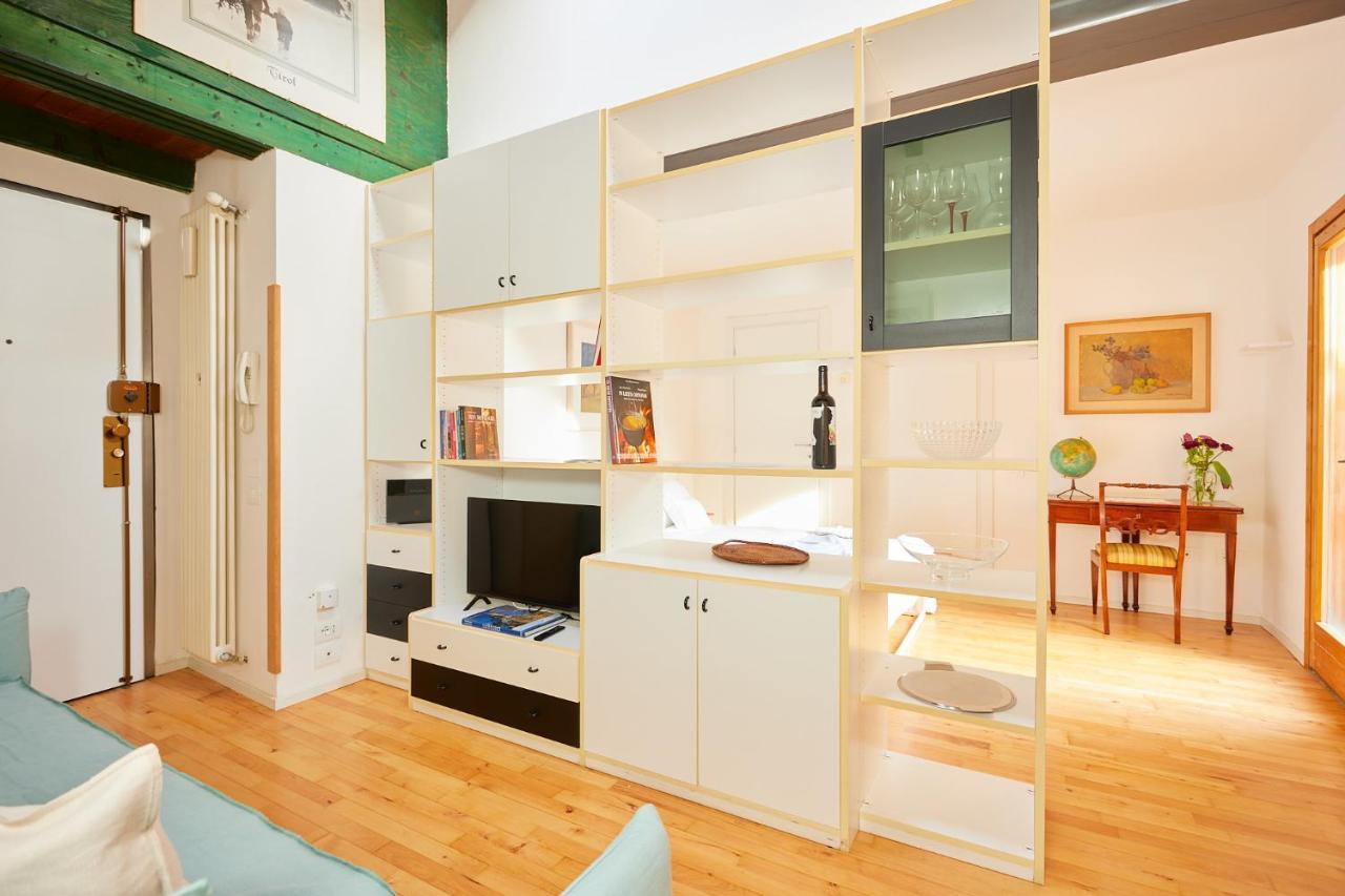 Italian Design Small Attic โบโลญญา ภายนอก รูปภาพ