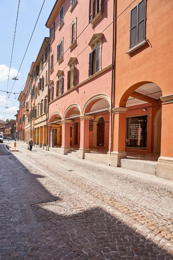 Italian Design Small Attic โบโลญญา ภายนอก รูปภาพ